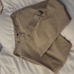 Sonoma everyday Chino size 8 short